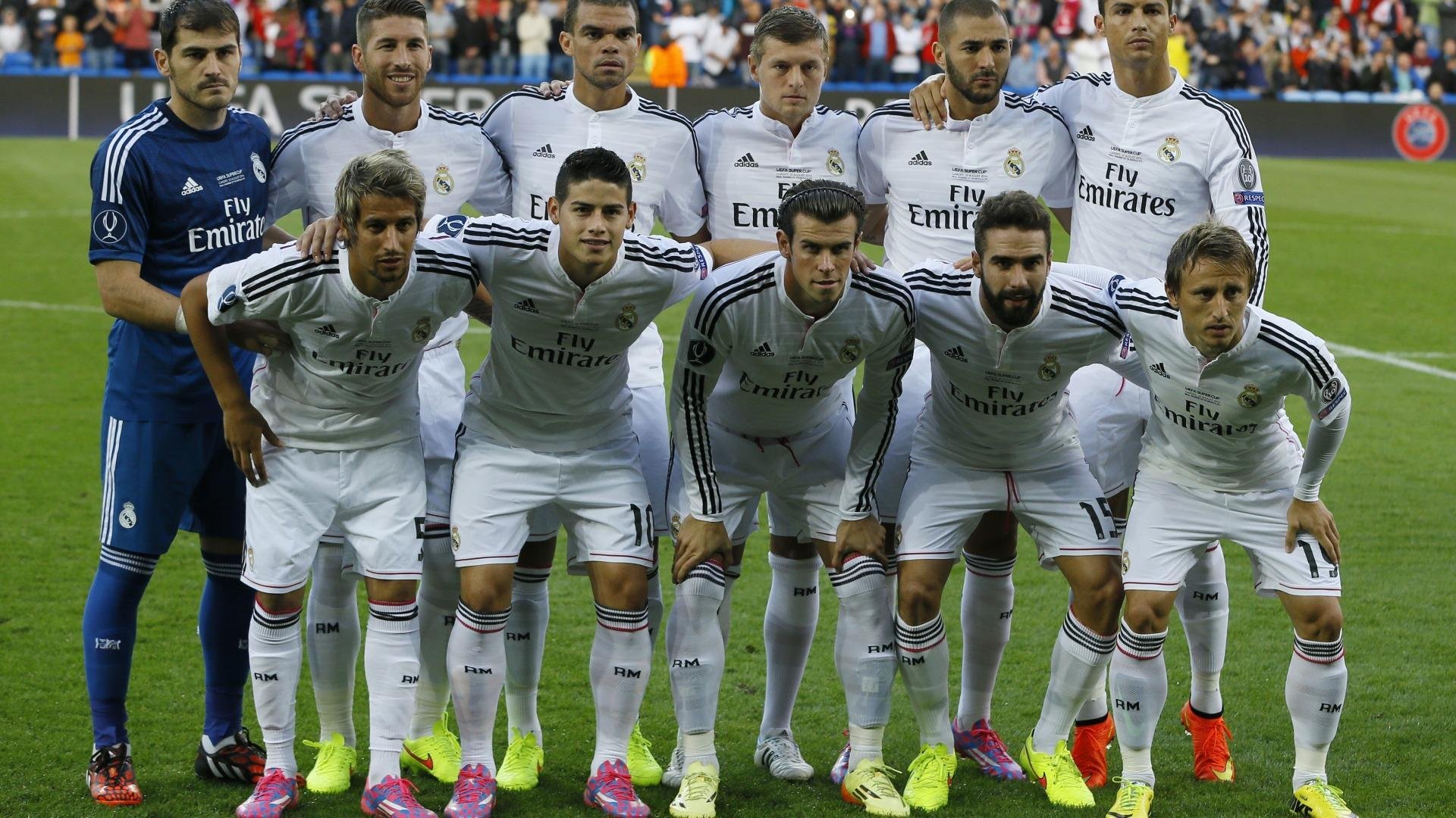 史上最“炫酷”的长距离三分:库里在对爵士比赛中投出41英尺的绝杀!